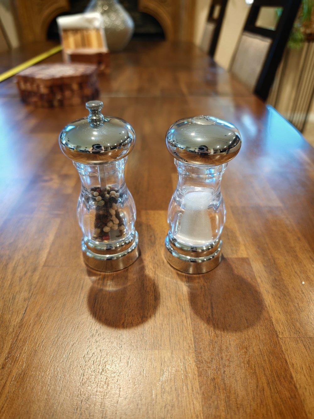 Clear Acrylic Salt & Pepper Grinder Set with Chrome Finish – 6 Inches Tall